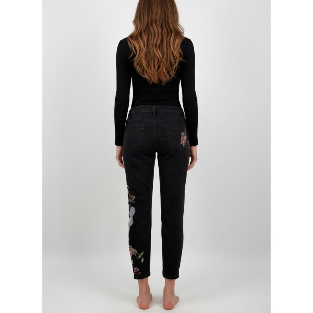 VTG Nanette Lepore Black Floral Embroidered Cropped Jeans | Mob Wife Coquette 8 - Picture 7 of 16
